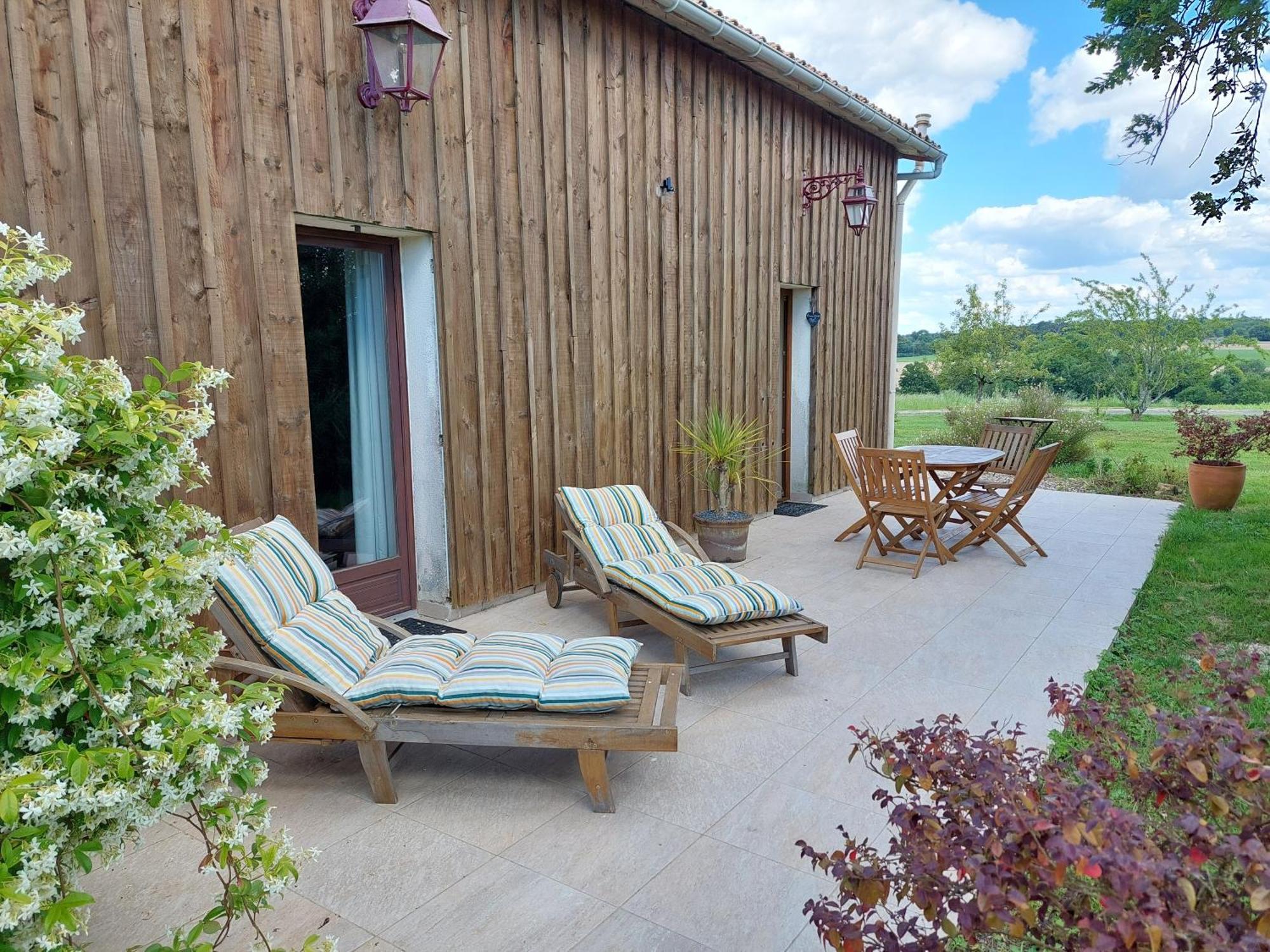 Gite Cosy Grand Confort Dans Un Ecrin De Verdure Agudelle Exterior photo